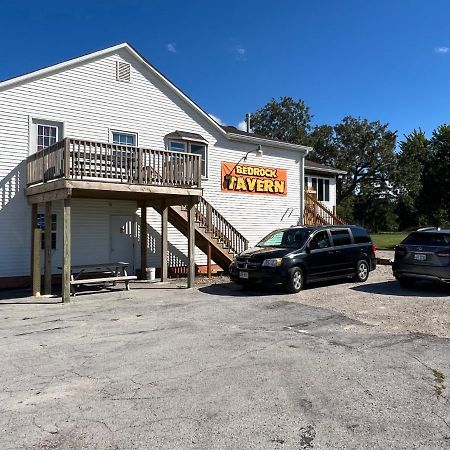 Pebbles Suite Above Bedrock Tavern Sandusky Exterior photo